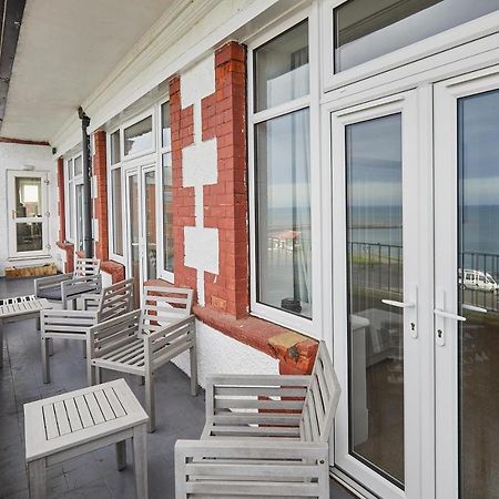 Host & Stay - 4 Metropole Towers Уитби Екстериор снимка