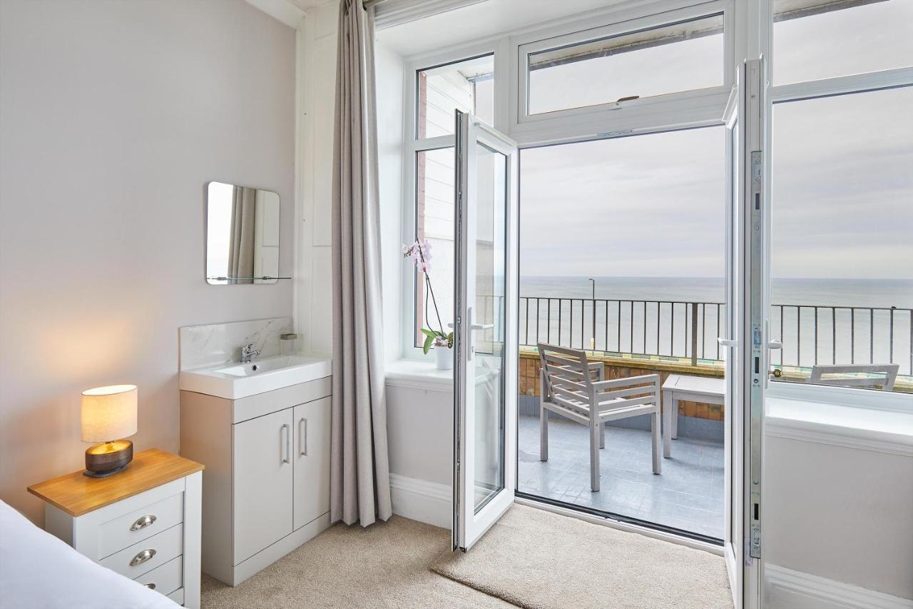 Host & Stay - 4 Metropole Towers Уитби Екстериор снимка